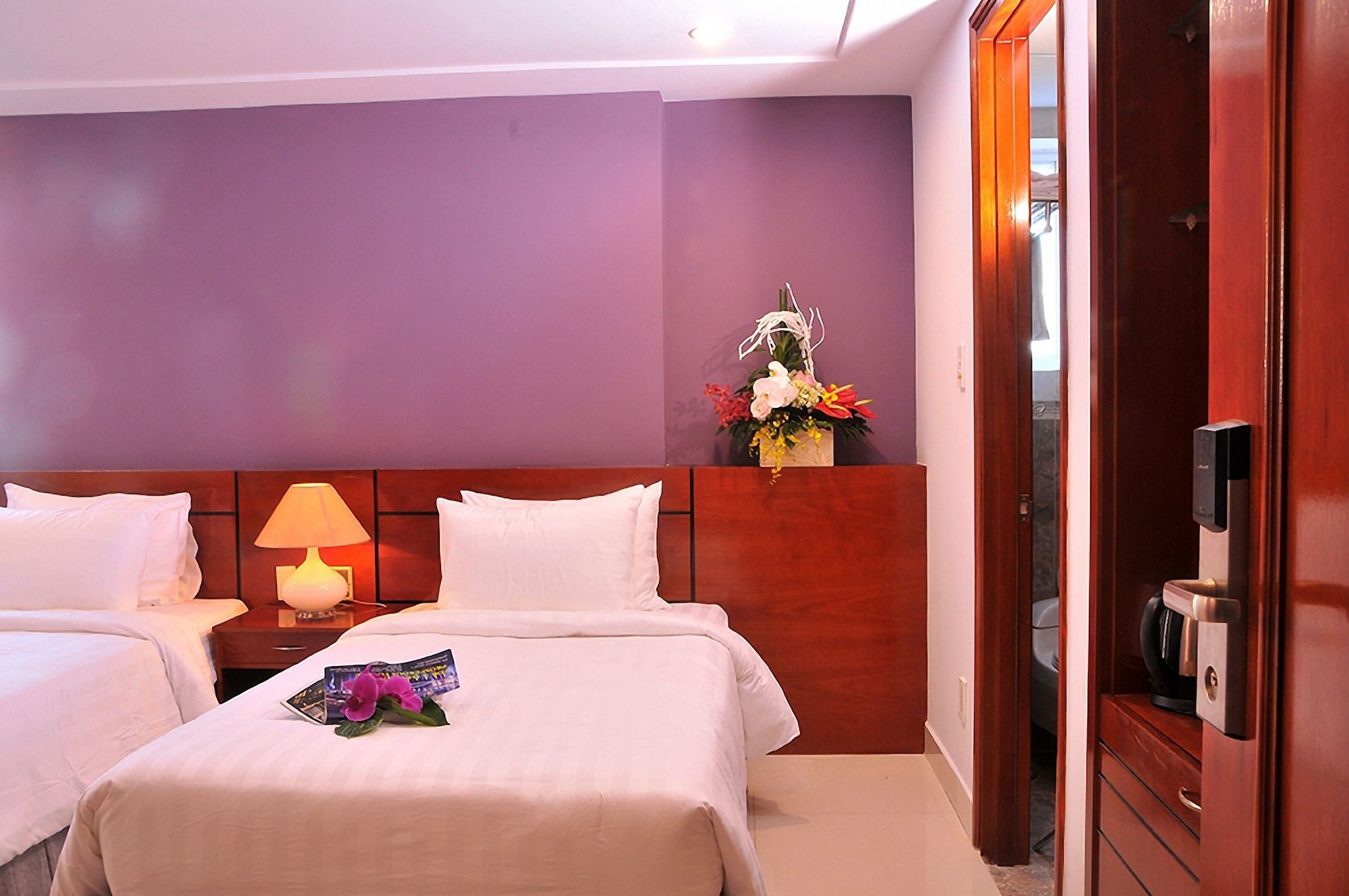 undefined White Lotus Hotel Saigon 3