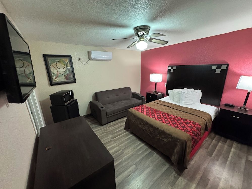 Western Motel Standard Room, 1 Queen Bed 3