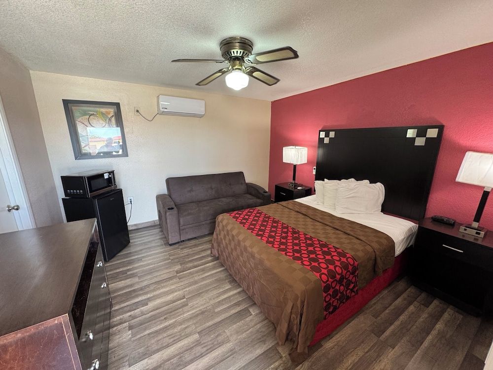 Western Motel Standard Room, 1 Queen Bed 5