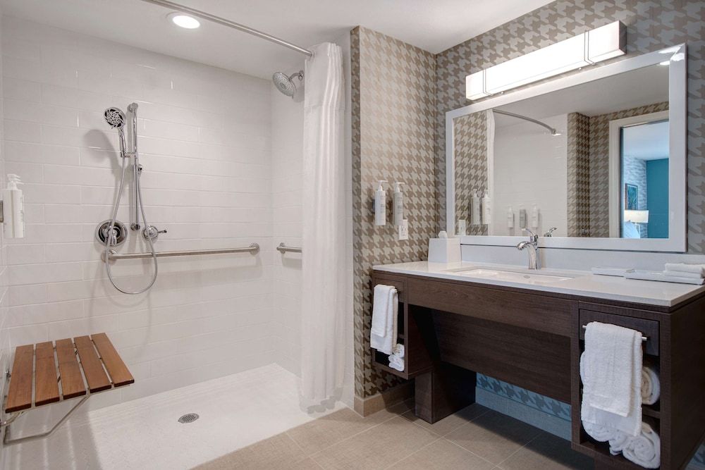 Suite, 1 Bedroom, Accessible (Mobility & Hearing, Roll-in Shower)
