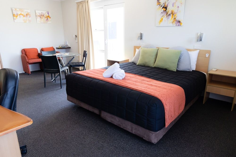 Aston Hill Motor Lodge Prestige Room 3