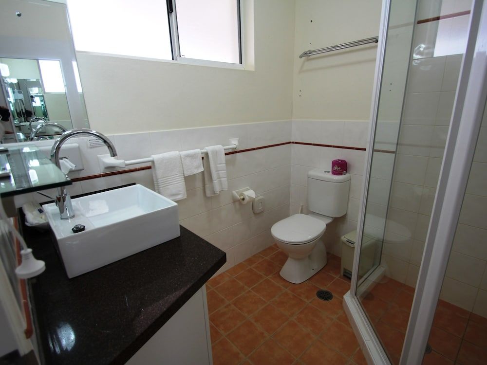 Aston Hill Motor Lodge Prestige Room 7