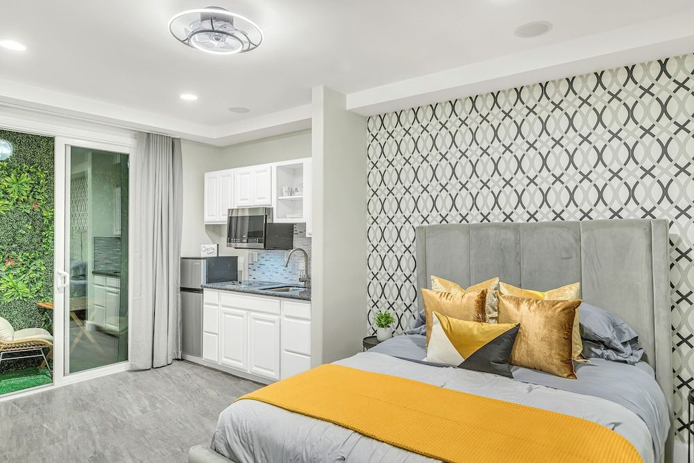 SW Beach Hotel Seascape Suite