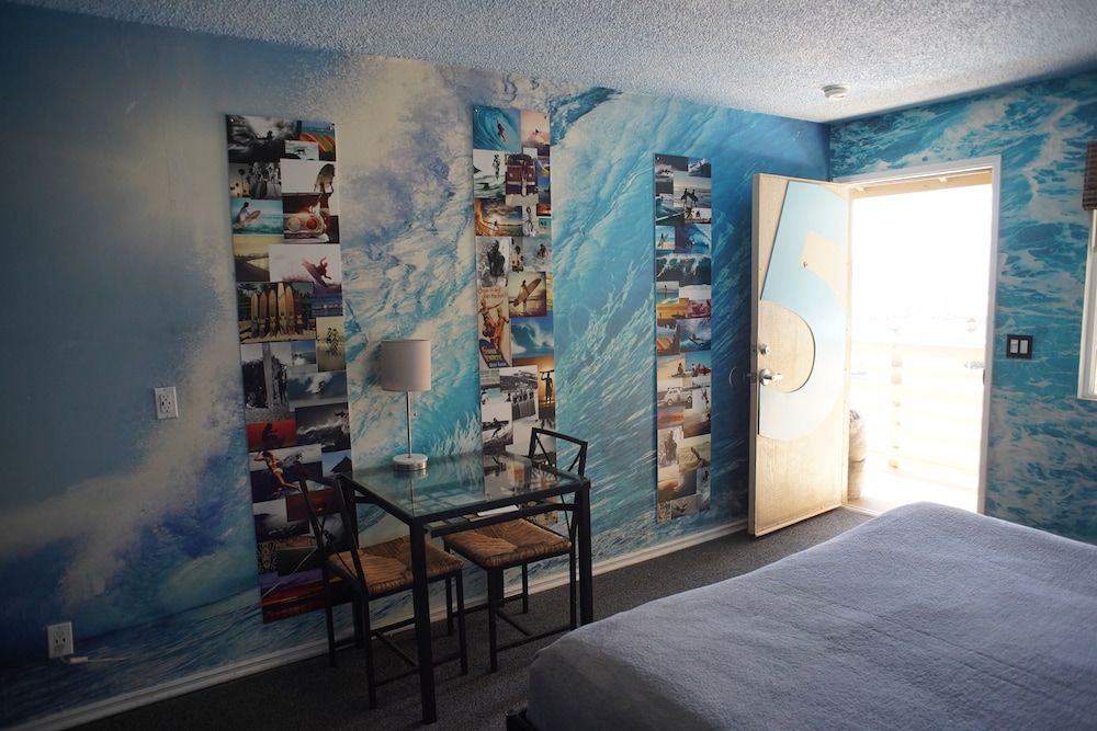 Huntington Surf Inn Room 5, 1 King Bed 4