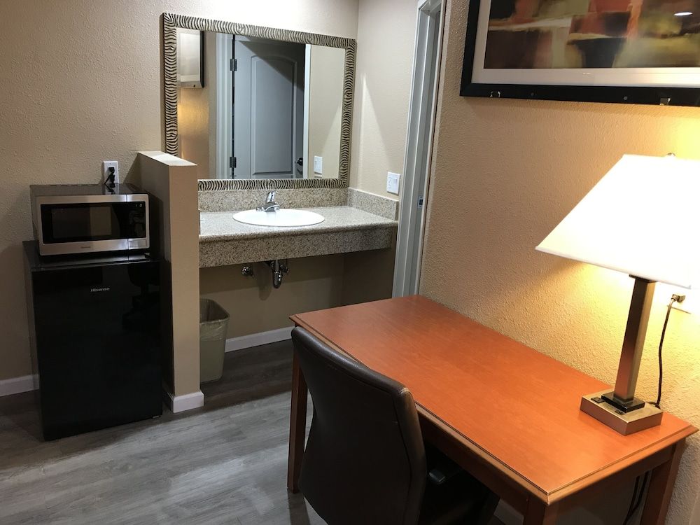 Budget Inn Motel Single Room 14