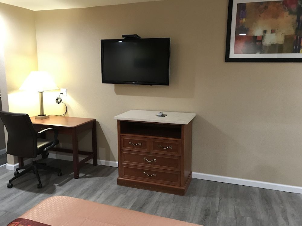 Budget Inn Motel Single Room 13