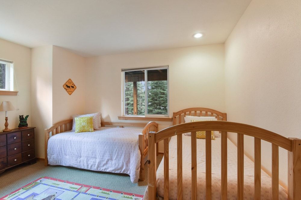 House, Multiple Beds, Patio, Mountain View (Kings Beach Bliss)