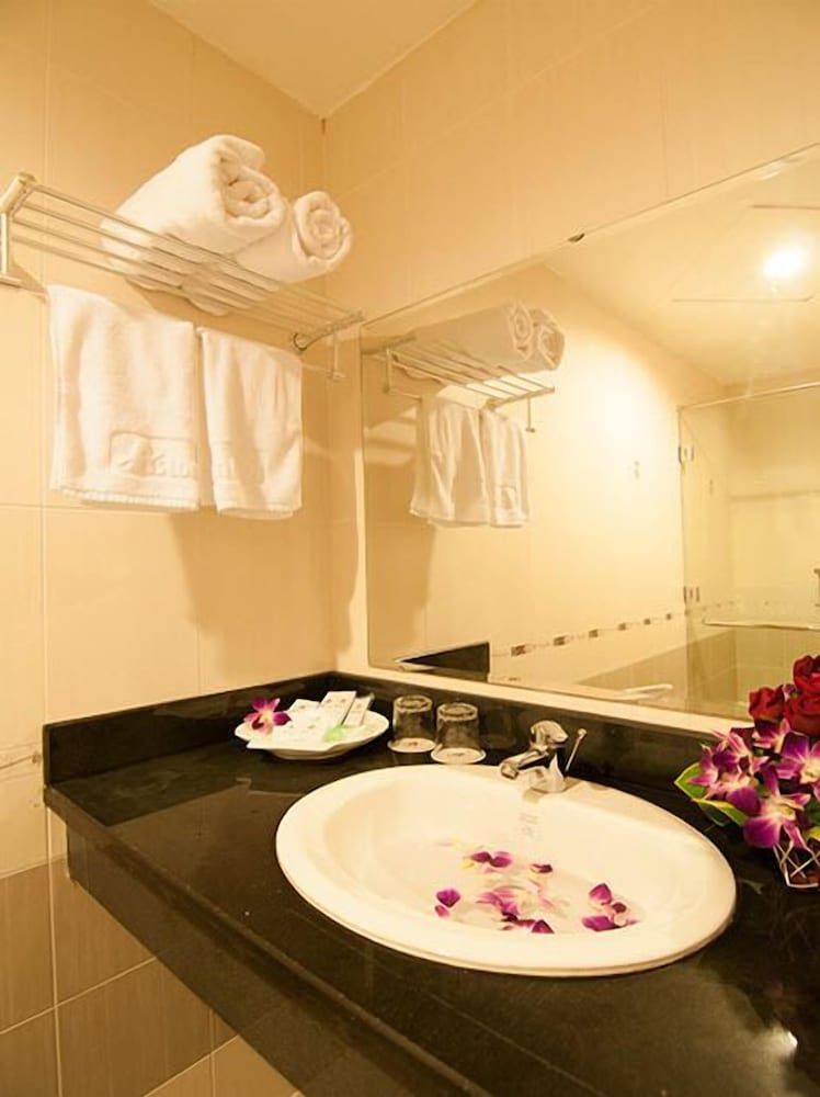 Valentine Hotel Superior Double Room 8