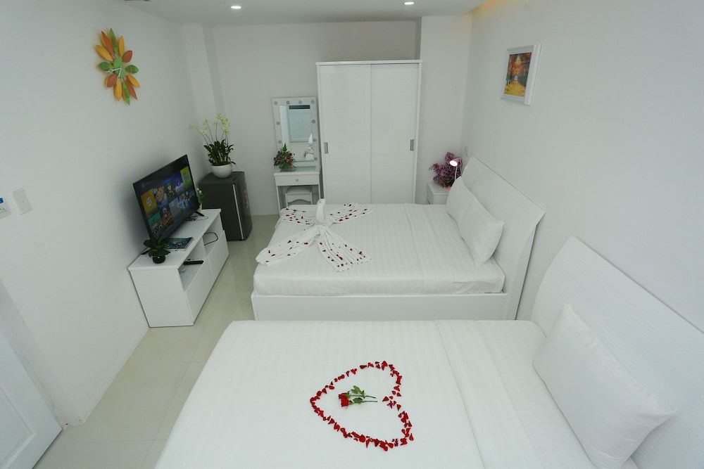 undefined Valentine Hotel 5