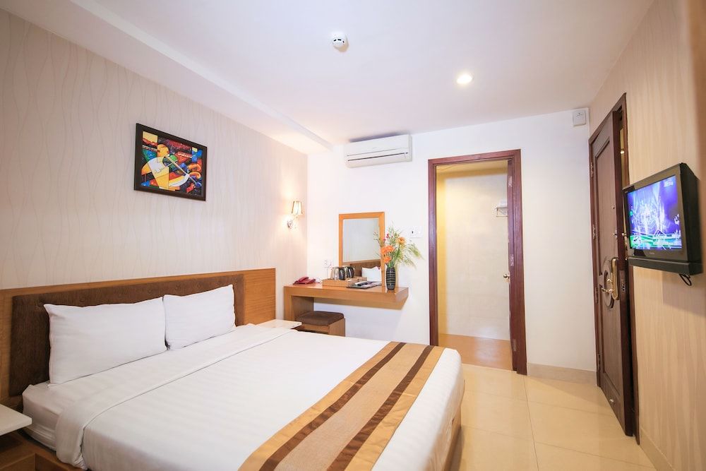 Valentine Hotel Superior Double Room 2