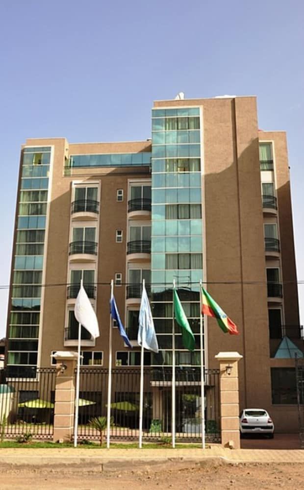 undefined Solo Te Hotel 6