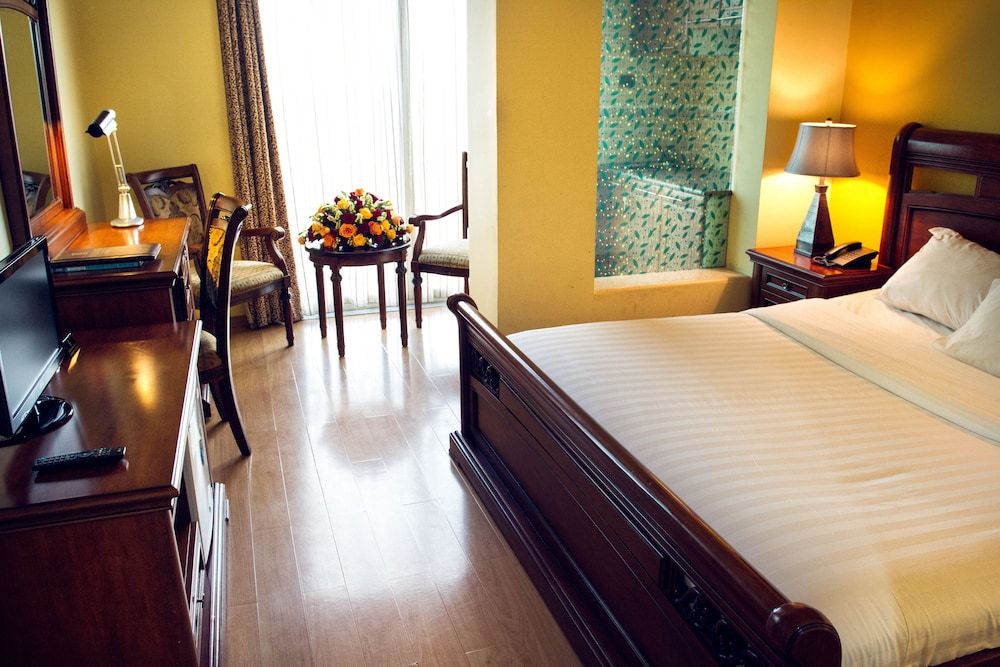 undefined Solo Te Hotel 2