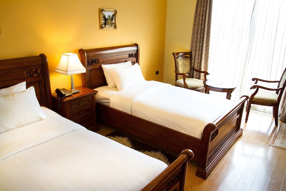 undefined Solo Te Hotel 4