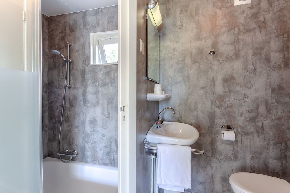 Hajé Waterlodge en hotel ark de Aalscholver Room, River View, Annex Building 8