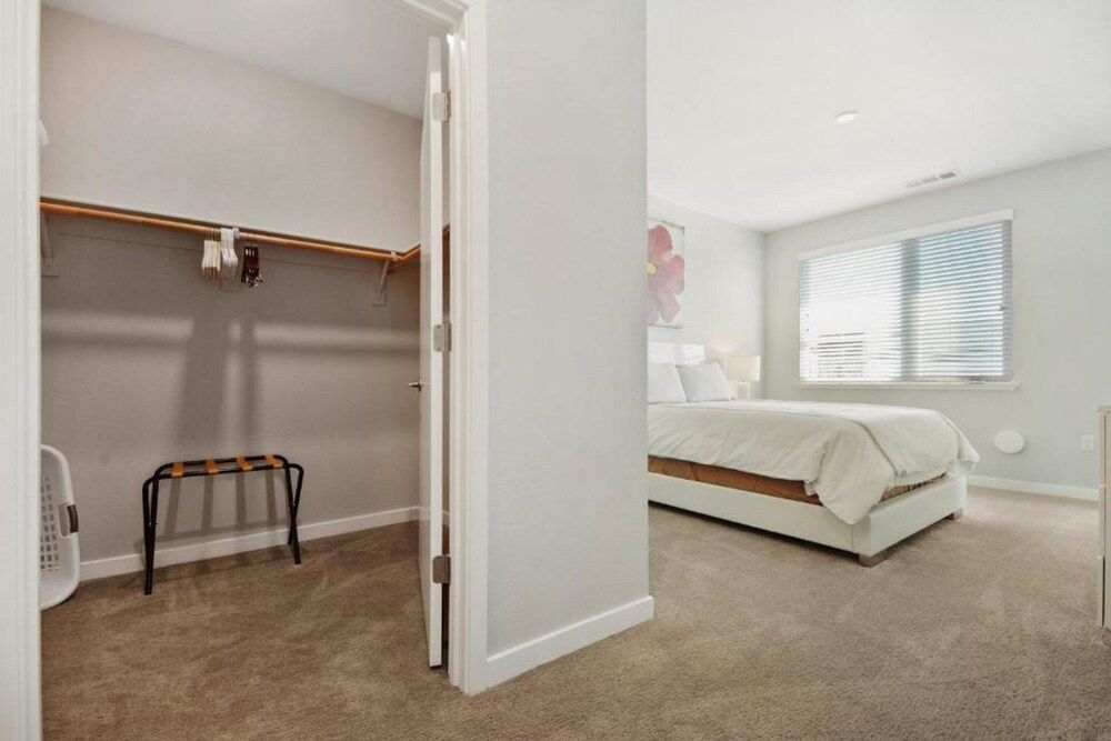Luxury Condo, 2 Bedrooms