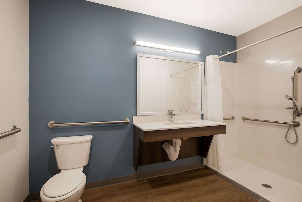 WoodSpring Suites Moreno Valley Basic Room, 1 Queen Bed, Accessible, Non Smoking 3