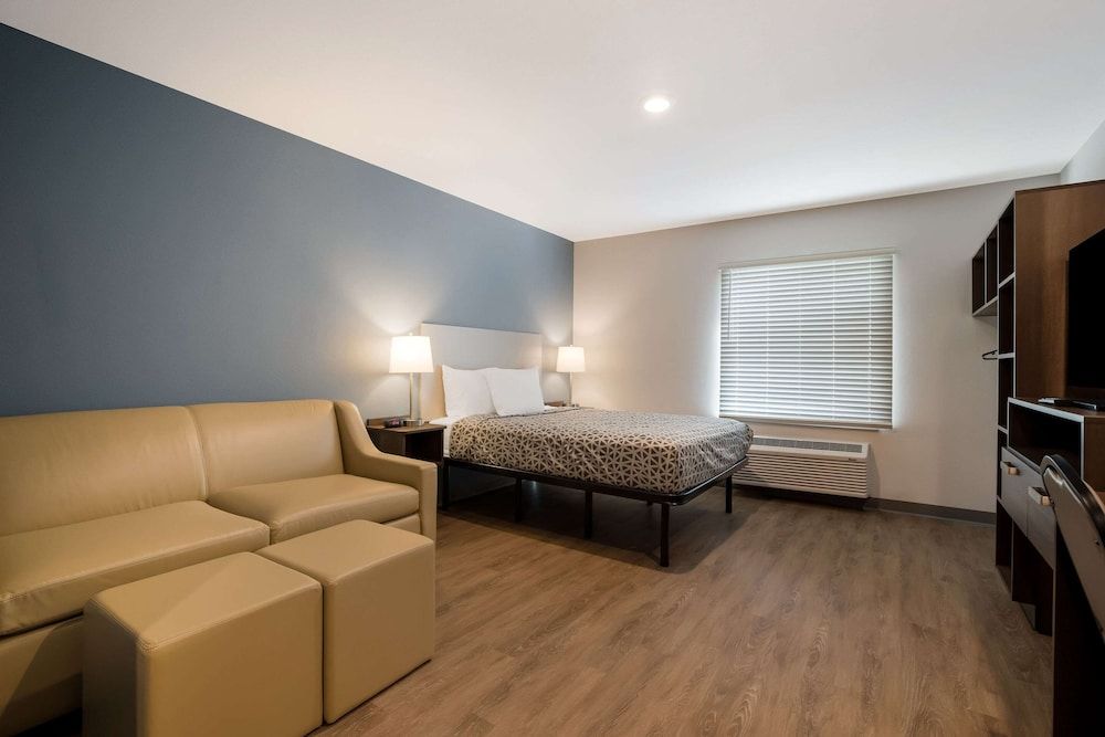 WoodSpring Suites Moreno Valley Standard Room, 1 Queen Bed with Sofa bed, Non Smoking 2