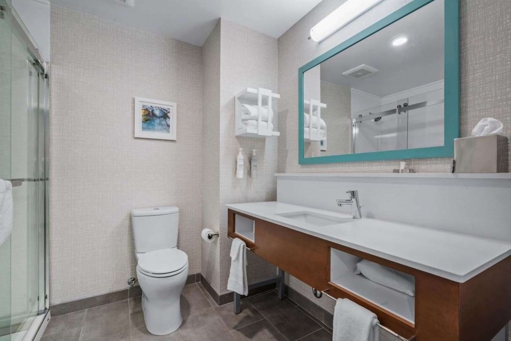 Hampton Inn Morro Bay Room, 2 Queen Beds 8