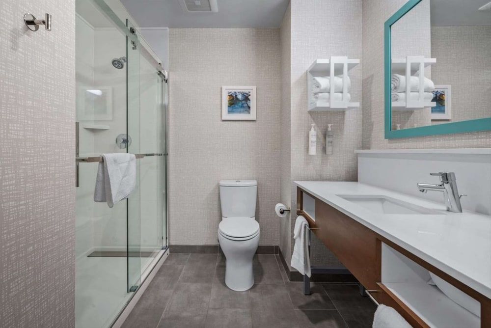 Hampton Inn Morro Bay Room, 2 Queen Beds 7