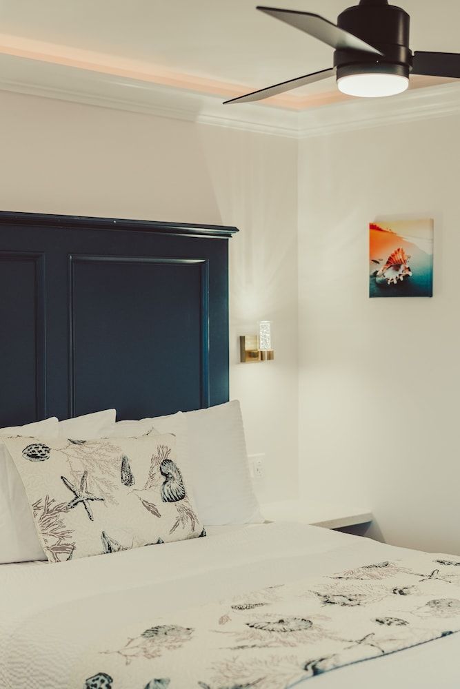 Blufftop Inn & Suites - Wharf/Restaurant District Comfort Accessible Two Queen Room - No Pets, Non-Smoking, Downstairs 2