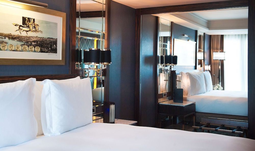 Radisson Blu Hotel Istanbul Pera Executive Room (Golden Horn Vw) 3