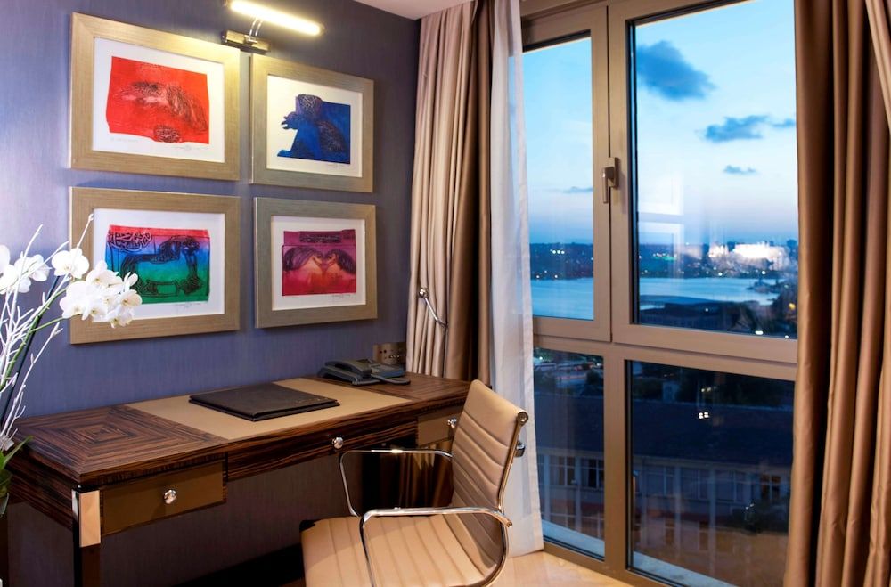Radisson Blu Hotel Istanbul Pera Executive Room (Golden Horn Vw) 12
