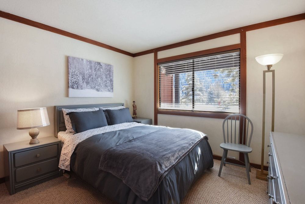 Townhome, 2 Queen Beds, Balcony, Mountain View (Valley View Bliss)