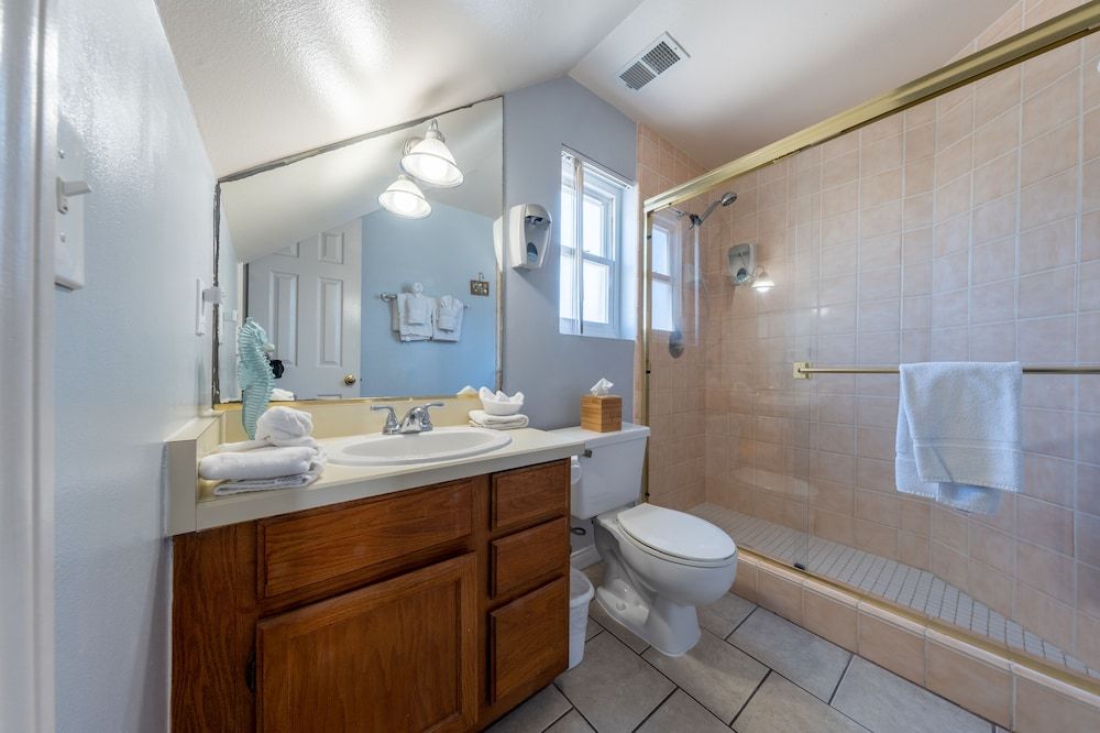 Mandalay Shores Resort Family Townhome, 2 Bedrooms, Non Smoking, Beachside 4