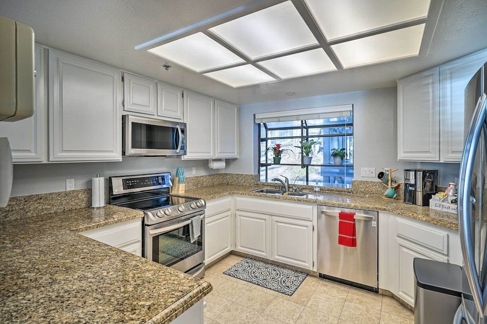 Cliffside Pacifica Hideaway: Unbeatable View!
