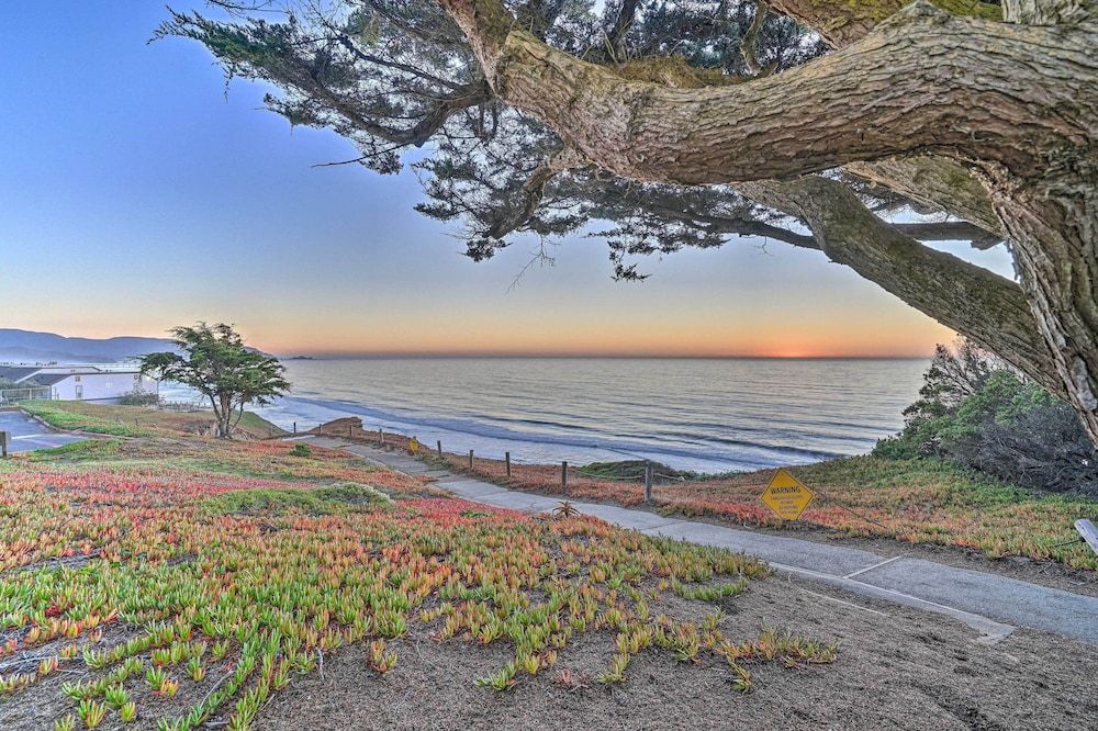 Cliffside Pacifica Hideaway: Unbeatable View!