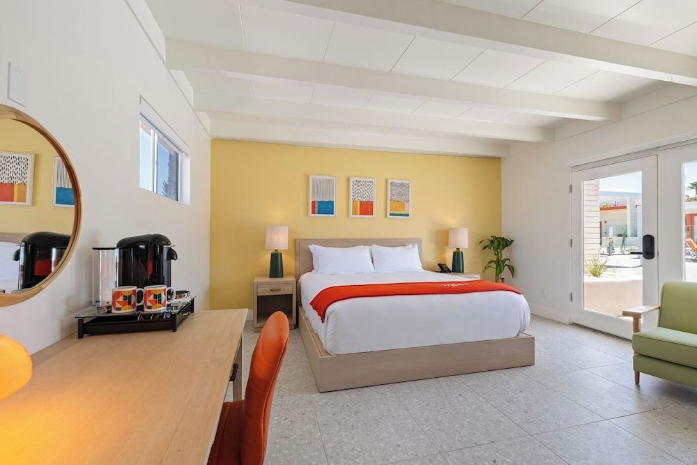 Mojave Resort - Adults Only Premium Room, 1 King Bed 4