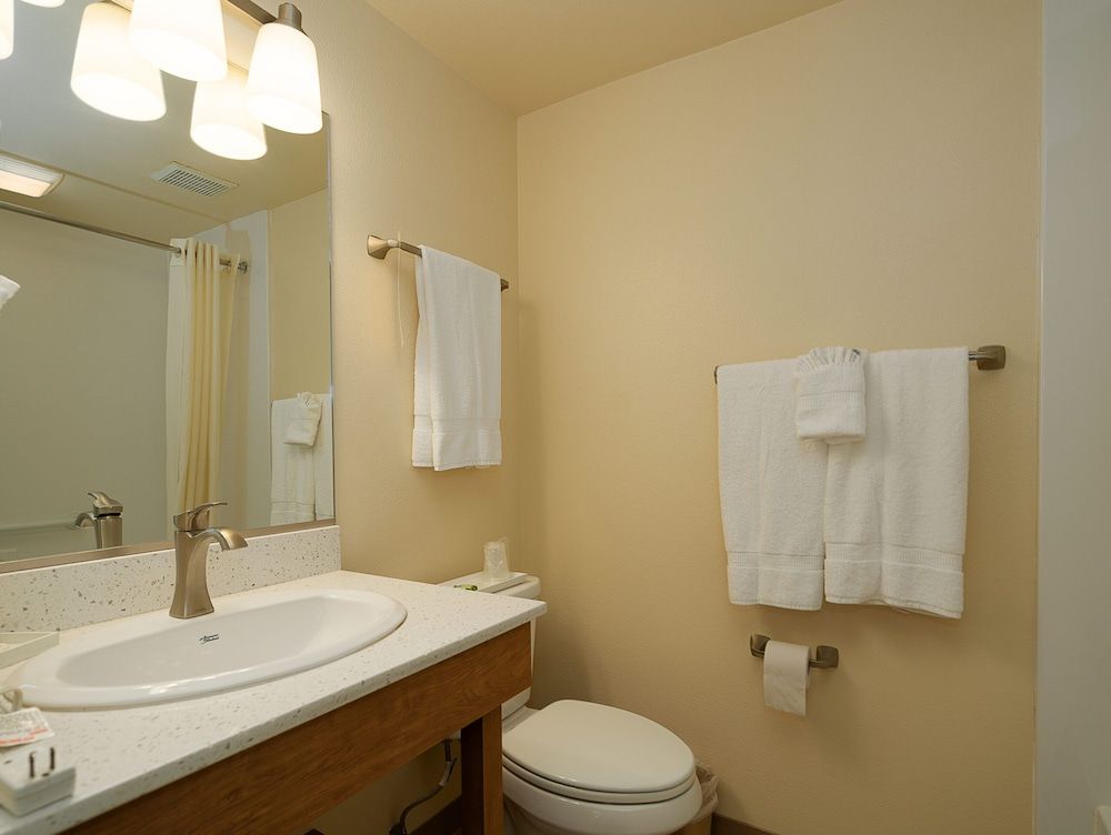 Kellogg West Conference Center and Hotel Single Room, 1 King Bed 4