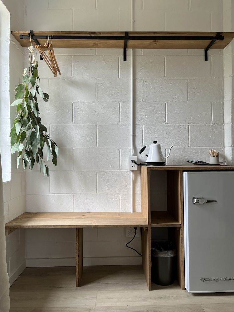 Triangle Motel Deluxe Room 7