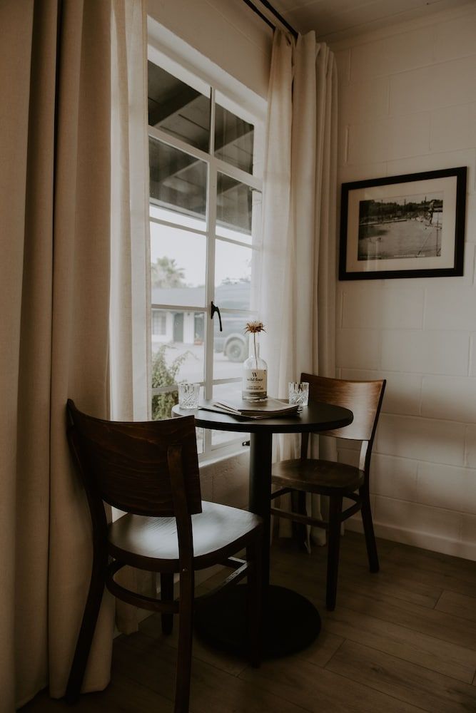 Triangle Motel Deluxe Room 12