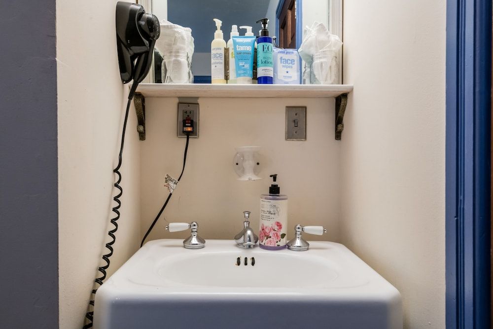 Madison Street Inn B&B Room, 1 Double Bed, Shared Bathroom 6