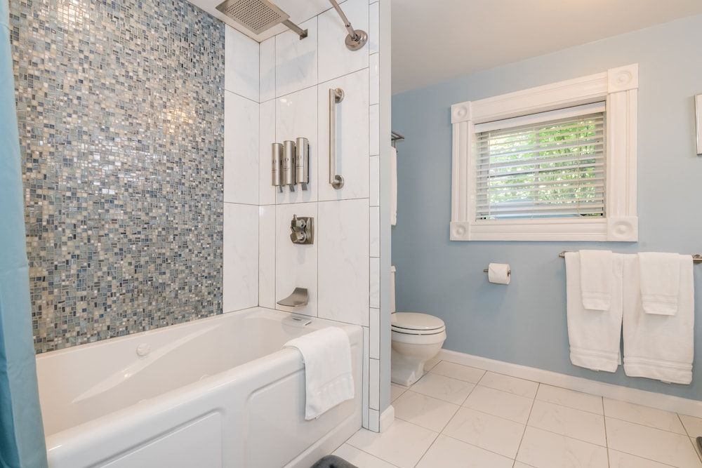 Madison Street Inn B&B Deluxe Studio Suite, 2 Queen Beds 8