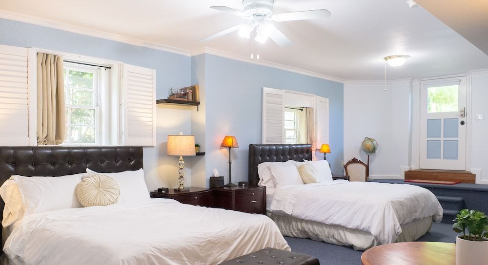 Madison Street Inn B&B Deluxe Studio Suite, 2 Queen Beds 3