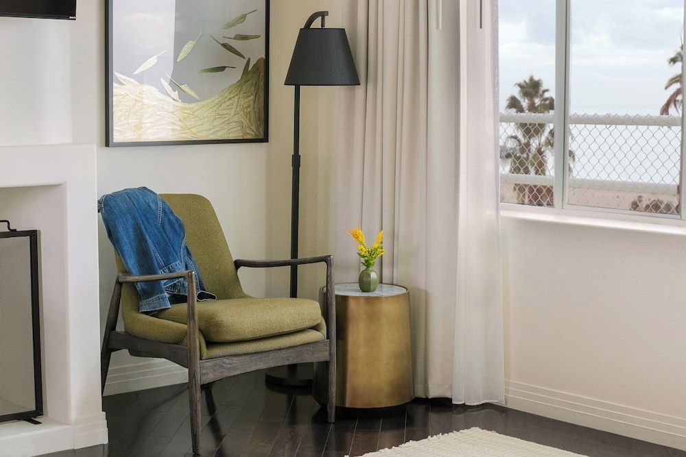 The Eden Signature Suite, 1 King Bed with Sofa bed, Balcony 8