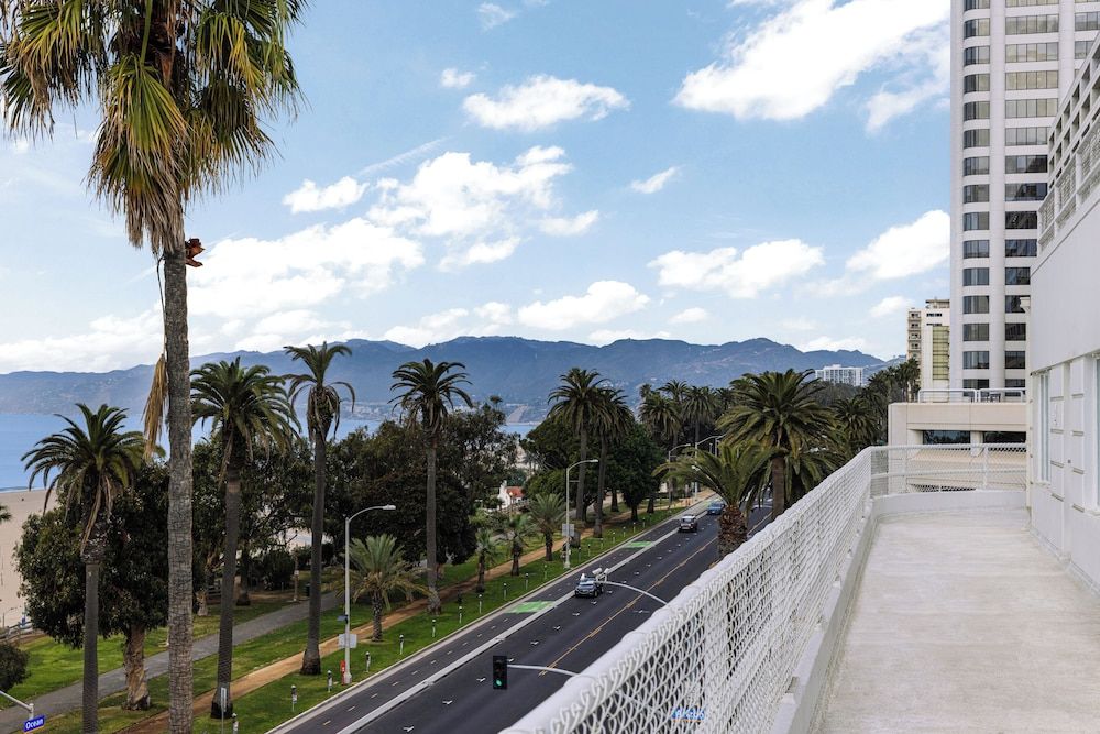 The Eden Signature Suite, 1 King Bed with Sofa bed, Balcony 3