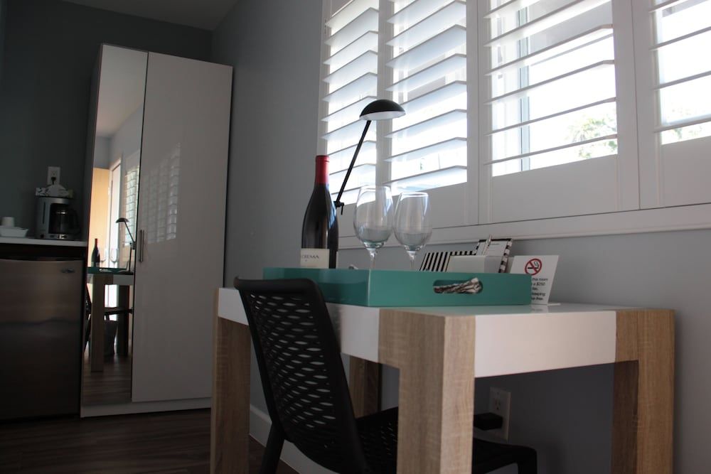 El Royale Hotel Near Universal Studios Deluxe Queen Room 12