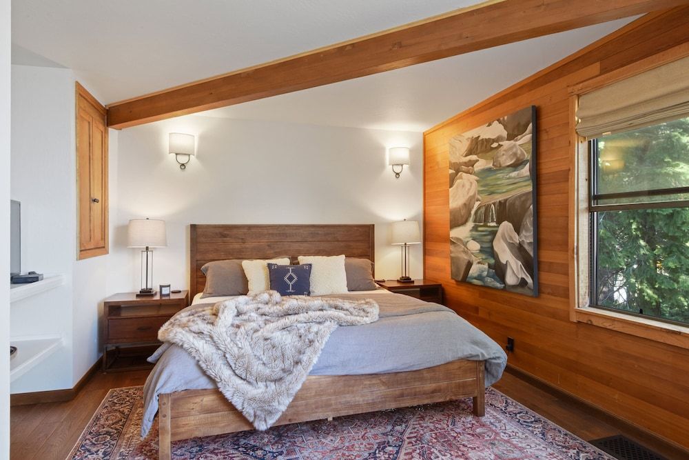 House, Multiple Beds, Hot Tub, Mountain View (Snowshoe Cabin)