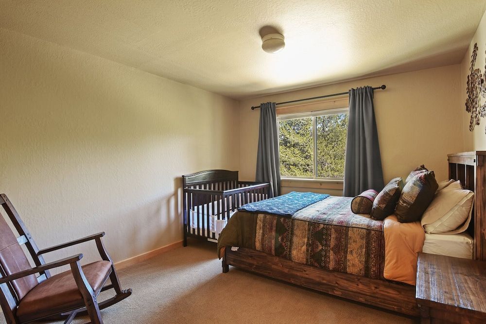 House, Multiple Beds, Balcony, Mountain View (Bearfoot Lodge)