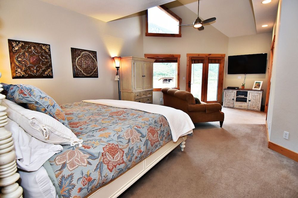 Luxury House, Multiple Bedrooms, Kitchenette, Mountainside