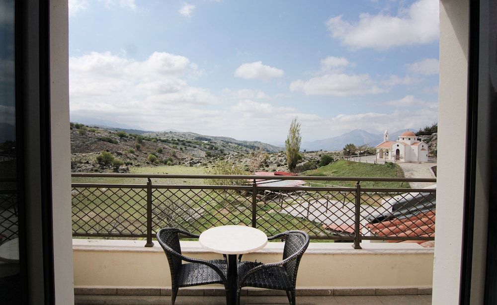 Delina Mountain Resort Junior Suite, Mountain View 6