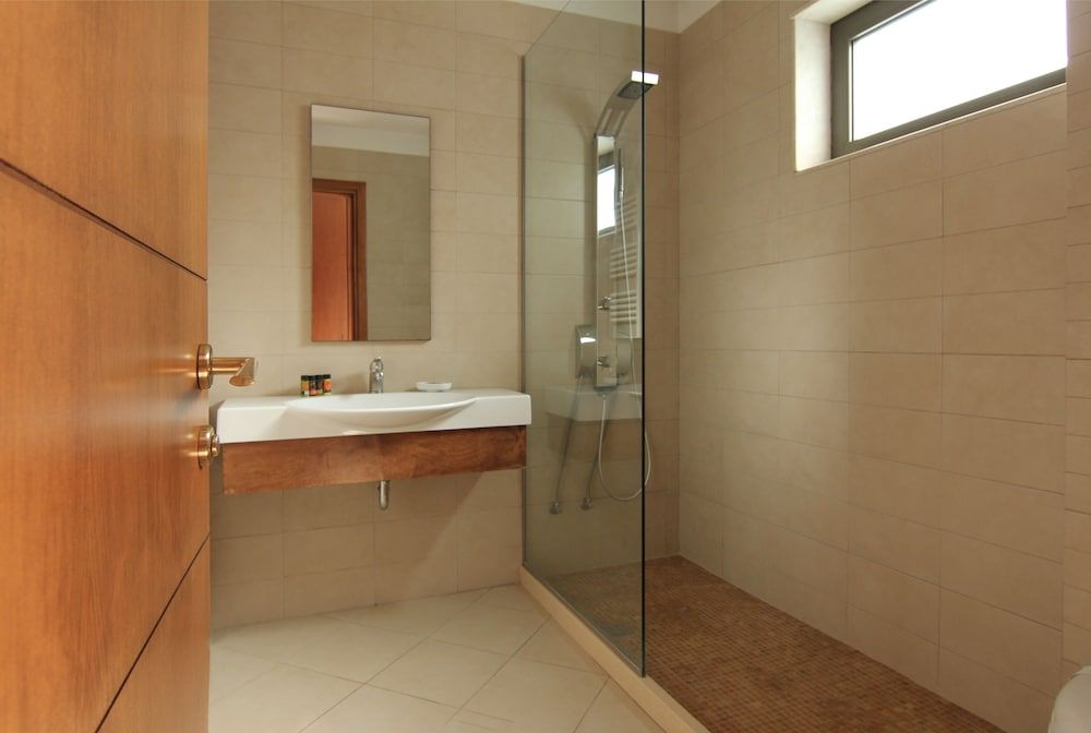 Delina Mountain Resort Executive Suite, Mountain View 13