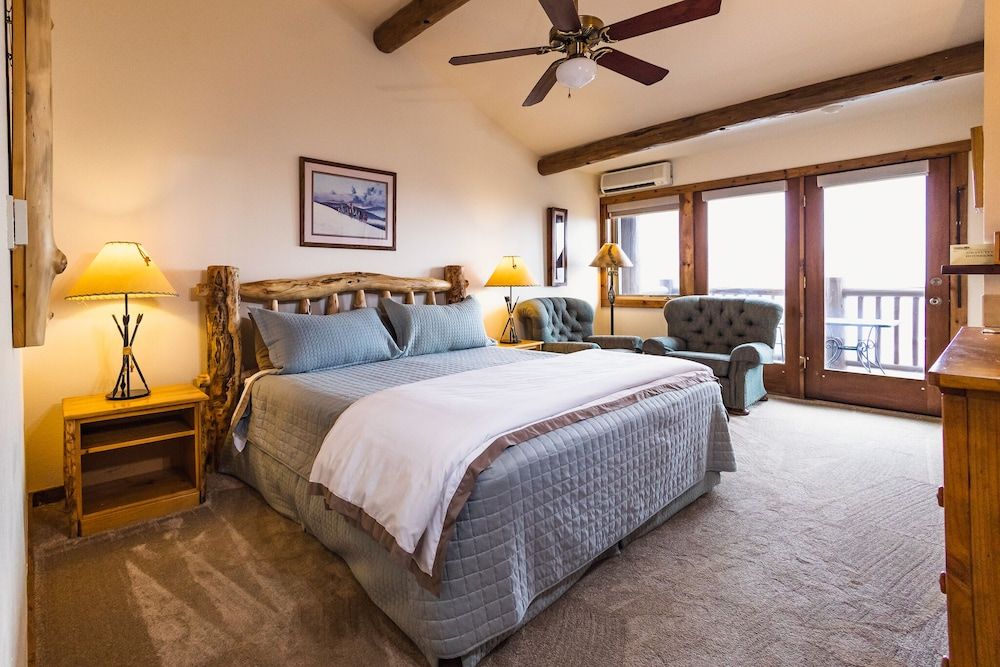 undefined Taharaa Mountain Lodge 3