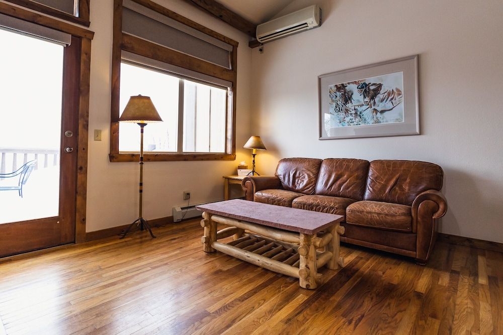 Taharaa Mountain Lodge Taharaa Suite 8