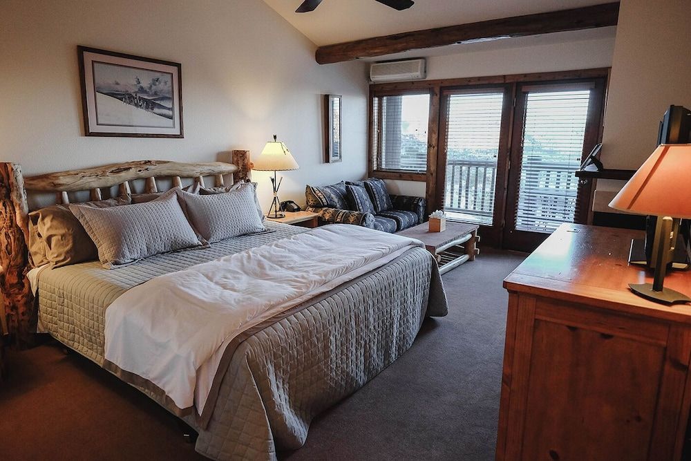 undefined Taharaa Mountain Lodge 4