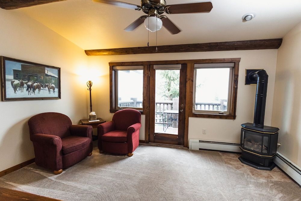 undefined Taharaa Mountain Lodge 8