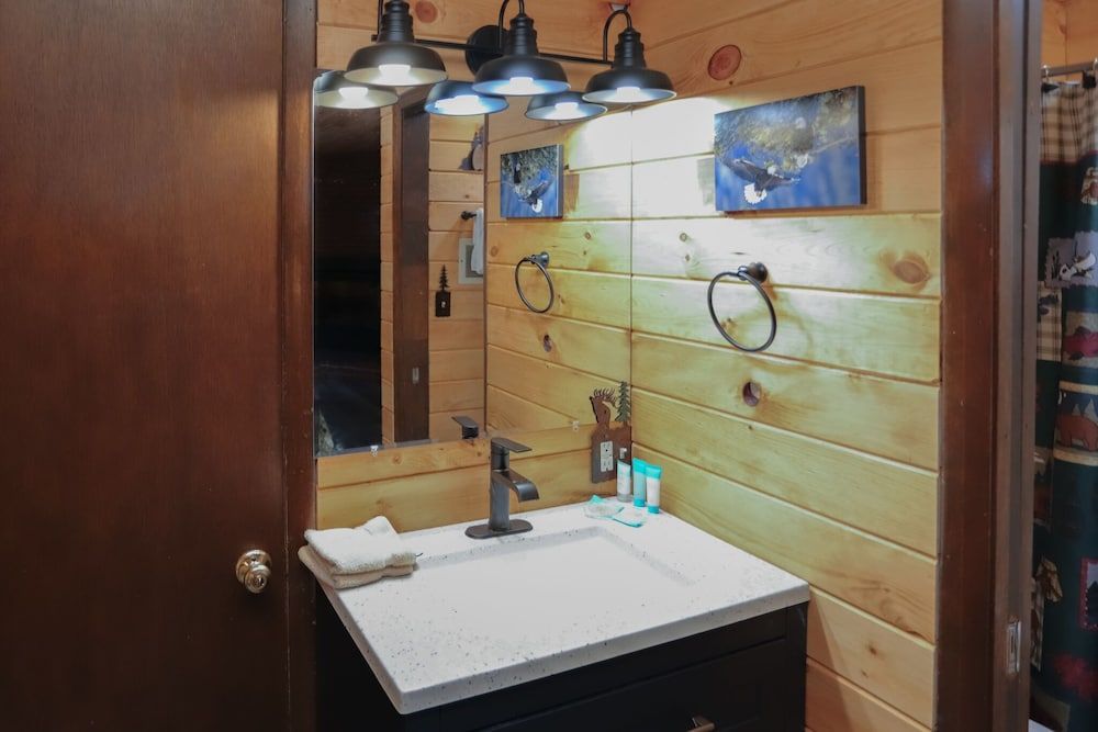 Nicky's Resort Room, 1 King Bed 13